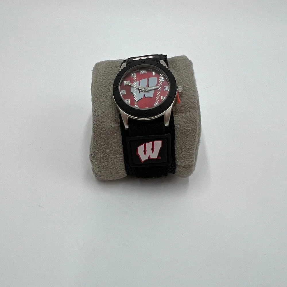 Game Time Wisconsin Badgers NCAA Watch Black Nylon Fastener Strap Red Dial NEW